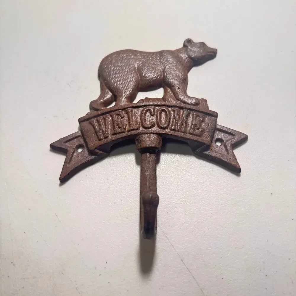 Cast Iron Bear With Hook Wall Mounted Welcome Sign Excellent Condition
